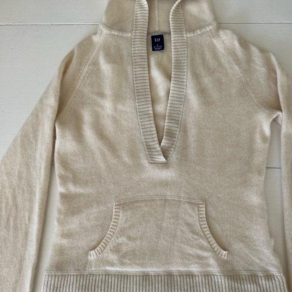 100% Cashmere Gap Pullover Hoodie size Medium - Picture 2 of 8